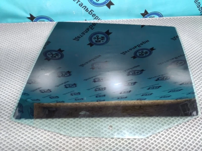 Стекло двери Ford Fusion 1214359 1.4, заднее левое