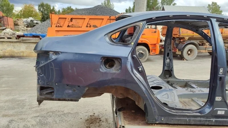 Крыло Nissan Almera 760224AA8A G15, заднее правое