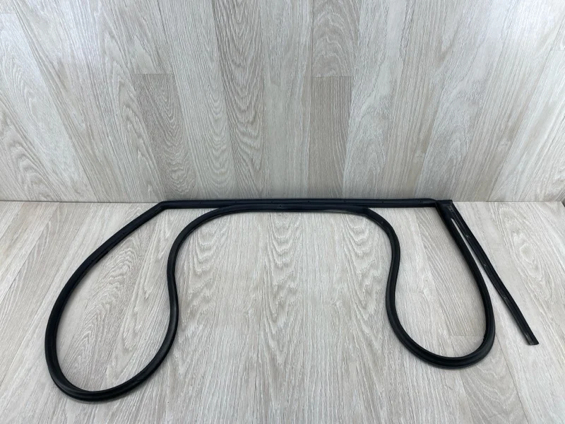 Уплотнитель двери Hyundai Solaris 831301R000 1, задний левый