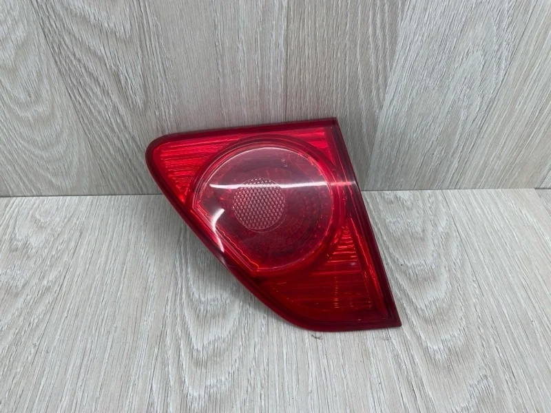 Фонарь внутренний Toyota Corolla 8159112100 E150, задний левый
