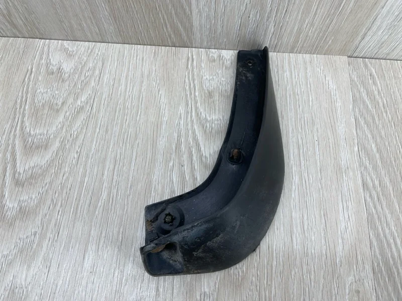 Брызговик Kia Ceed 868321H000 ED, передний правый