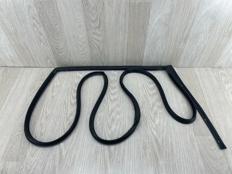 Уплотнитель двери Kia Ceed 831301H000 ED, задний левый