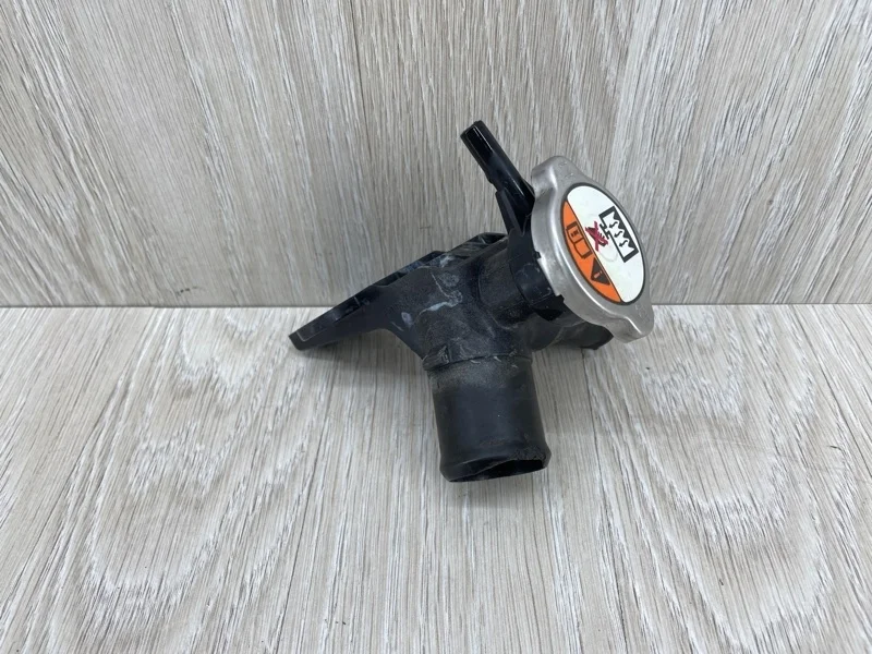 Горловина радиатора Kia Rio 253291J100 3 1.4