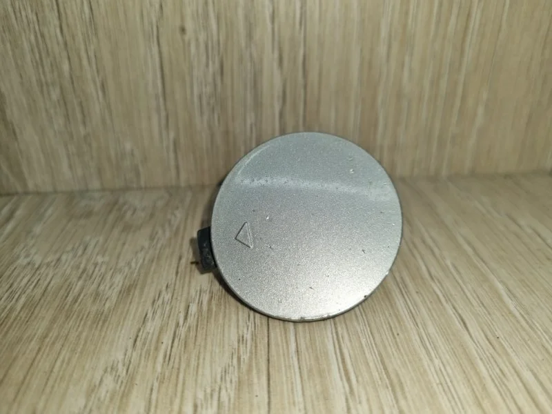 Заглушка буксировочного крюка Kia Rio 865174Y000 3 1.4, передняя