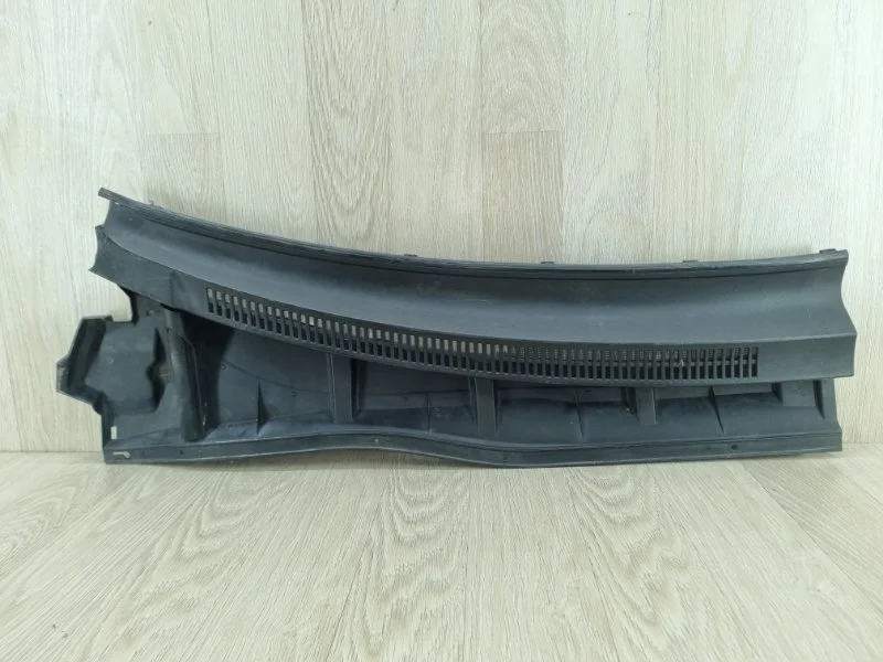 Жабо Toyota Corolla 5570812330 E150, правое