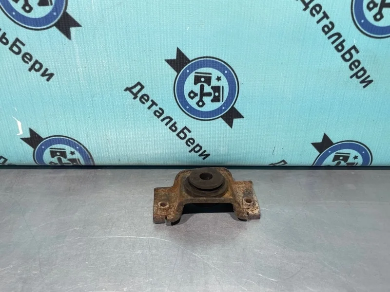 Кронштейн радиатора Hyundai Solaris 25333H5000 2 1.4