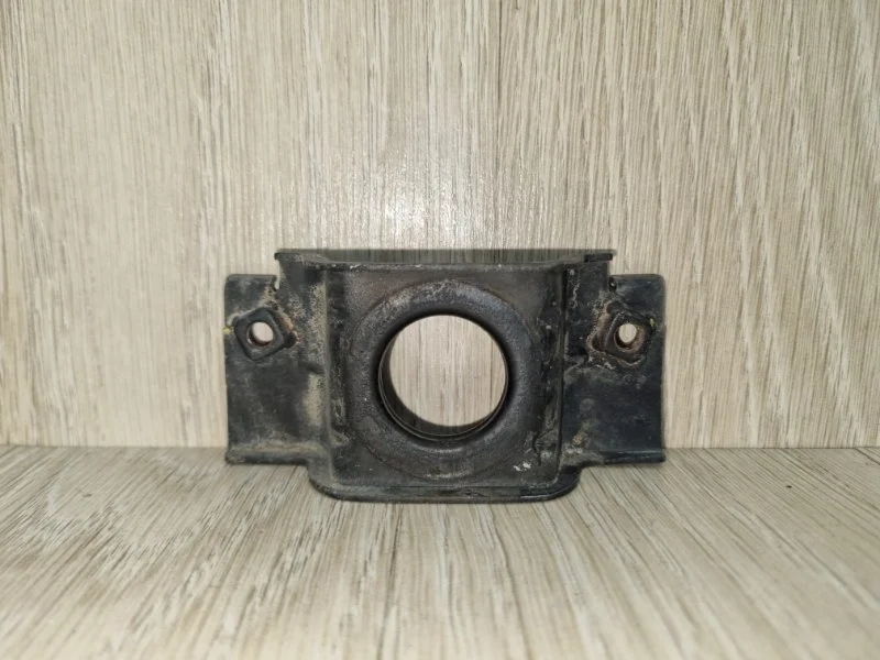 Кронштейн радиатора Hyundai Solaris 25333H5000 2 1.4