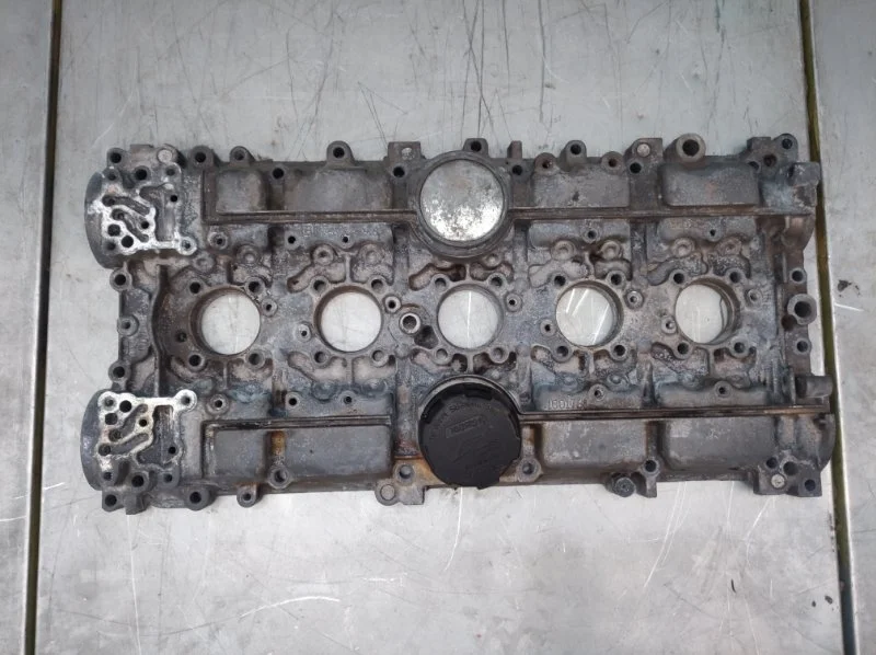 Крышка головки блока цилиндров Volvo XC-70 8602635 B5254T2