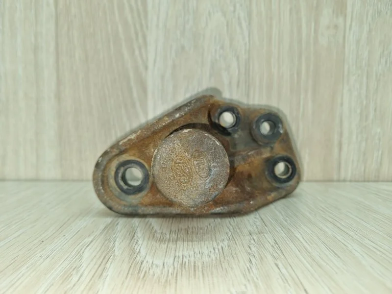 Кронштейн двигателя Kia Ceed 218253X000 JD, правый