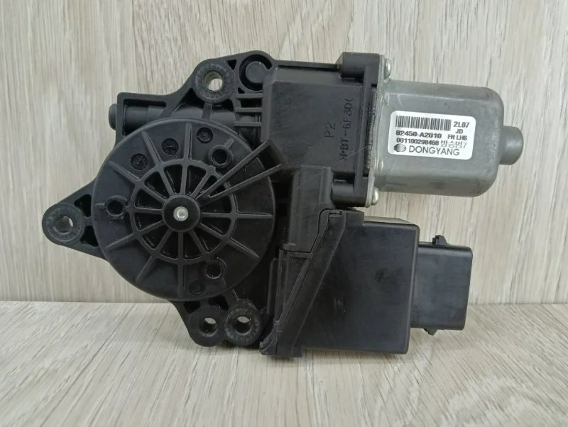 Мотор стеклоподъемника Kia Ceed 82450A2010 JD, передний левый