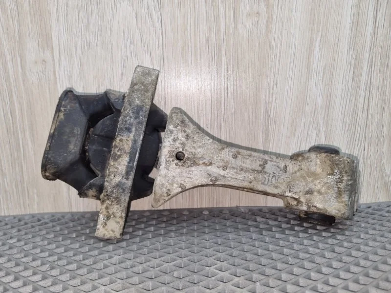 Подушка двигателя Kia Ceed 21950A5100 JD