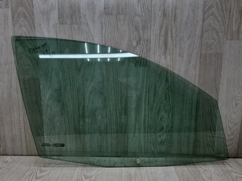 Стекло двери Ford Fusion 1336304 1.4, переднее правое