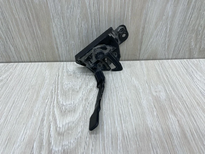 Замок капота Hyundai Elantra 2015-2017 811303X000 MD