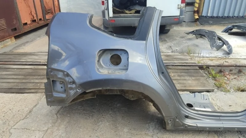 Крыло Nissan Terrano 7742200Q1A D10, заднее правое