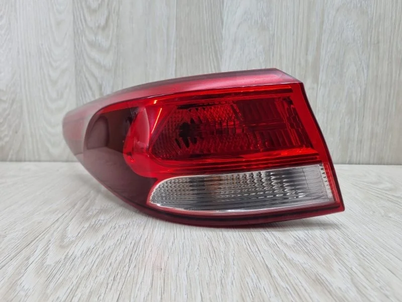 Фонарь наружный Kia Rio 2016-2020 92401H0000 4 FB, задний левый