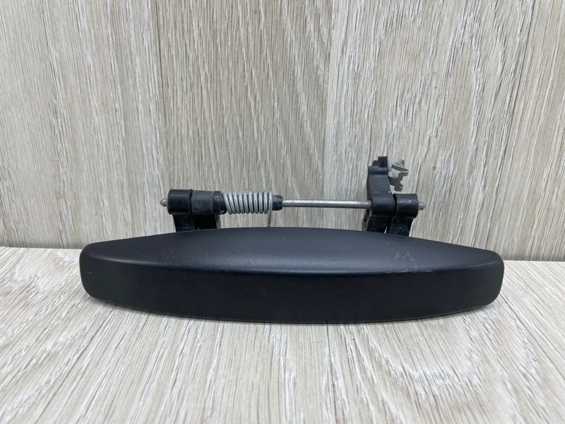 Ручка двери наружная Nissan Terrano 8060700Q0G D10, левая