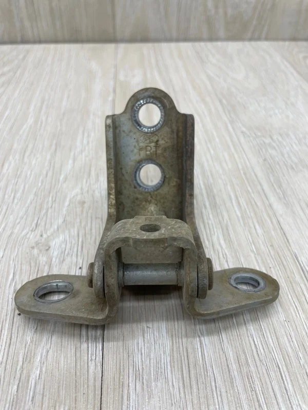 Петля двери Kia Ceed 793202E000 ED, передняя правая