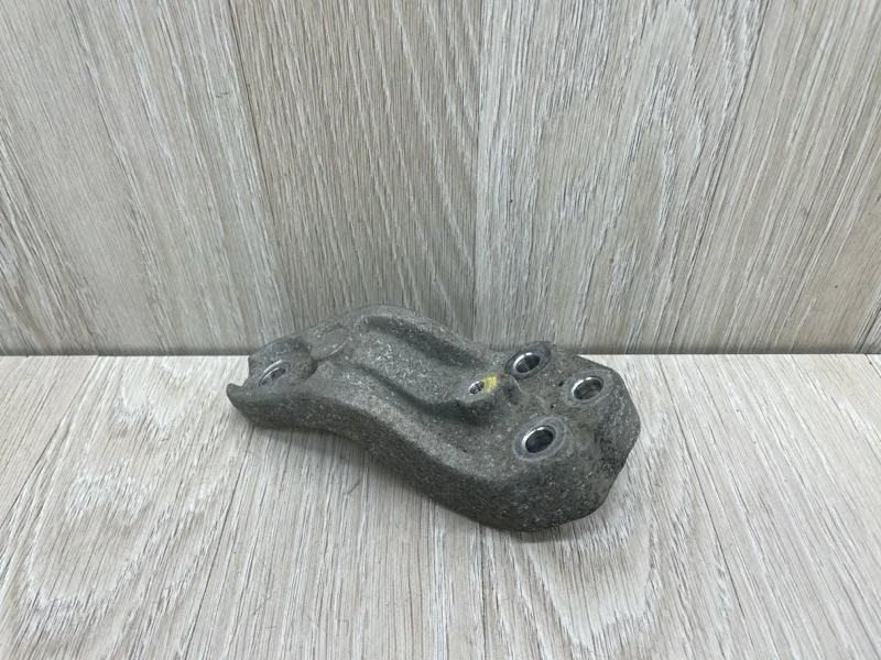 Кронштейн двигателя Kia Ceed 218152H000 ED, правый