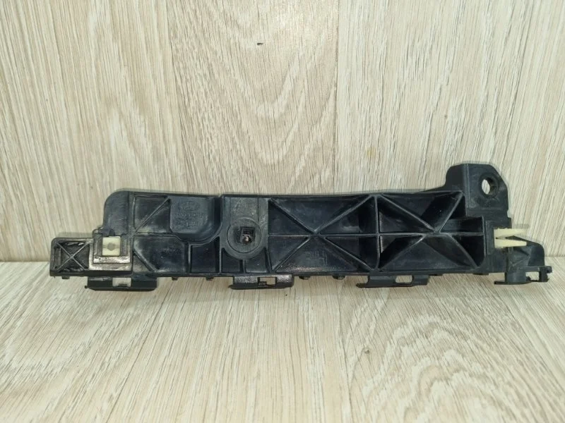 Кронштейн бампера Hyundai ix35 865142Y000, передний правый