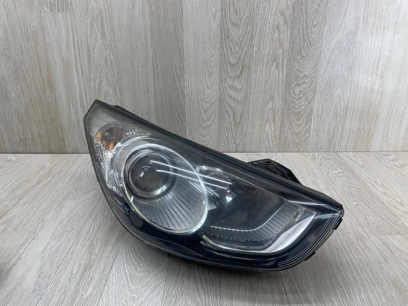 Фара Hyundai ix35 921022Y000, правая