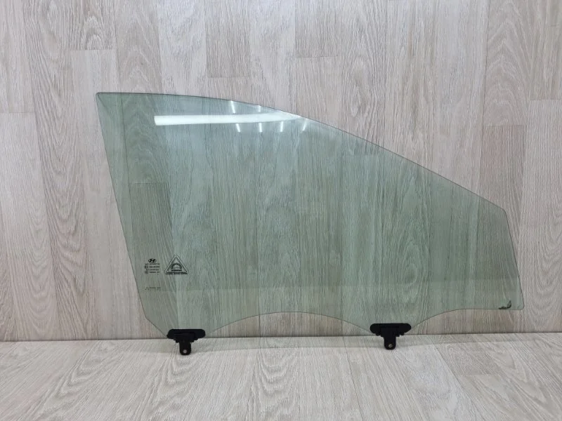 Стекло двери Hyundai ix35 824212S000, переднее правое