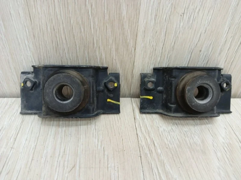 Кронштейн радиатора Hyundai Solaris 25333H5000 2