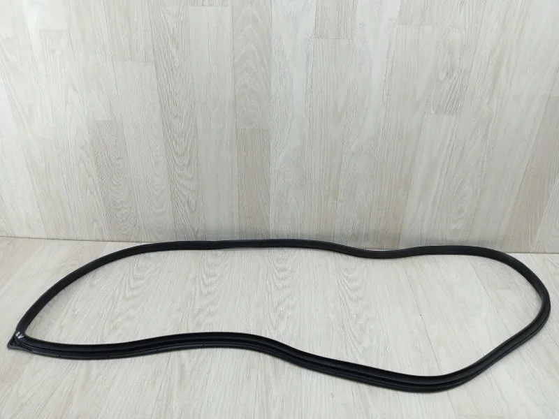 Уплотнитель проема двери Hyundai Solaris 83110H5000 2, задний левый