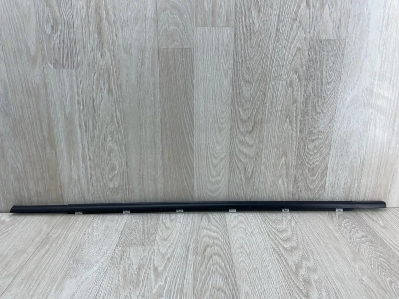 Молдинг стекла двери Hyundai Solaris 82210H5000 2, передний левый