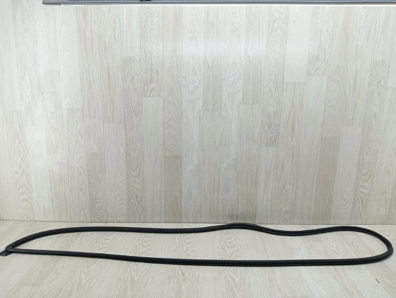 Уплотнитель двери Hyundai Solaris 82130H5000 2, передний левый