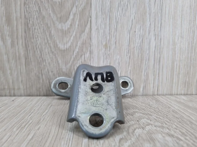 Петля двери Kia Ceed 793102E000 JD, передняя левая