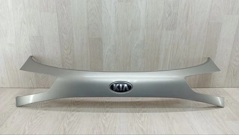 Накладка двери багажника Kia Ceed 87311A2200 JD
