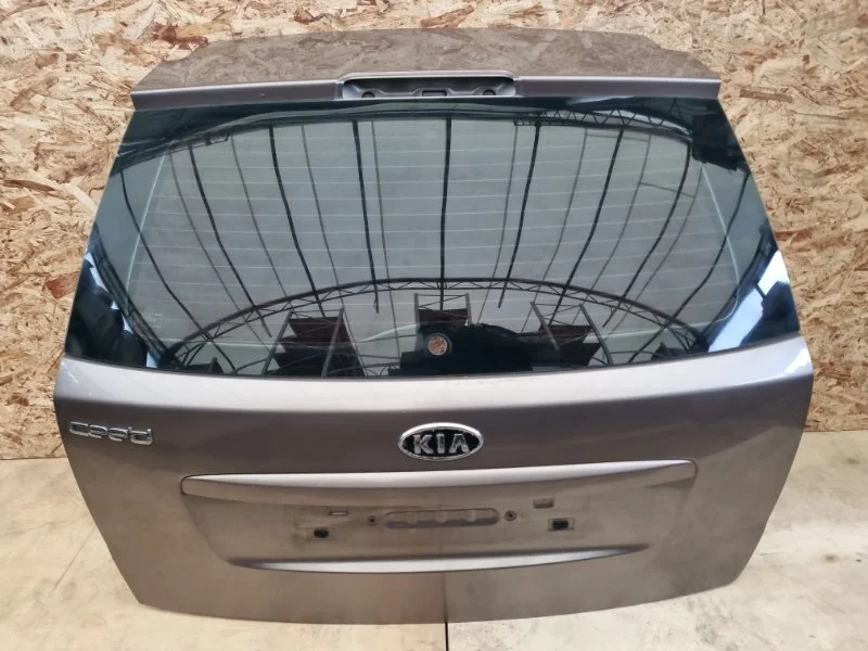 Крышка багажника Kia Ceed 737001H500 ED