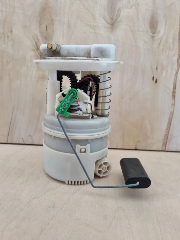 Топливный насос Nissan Almera 1704200Q0G G15