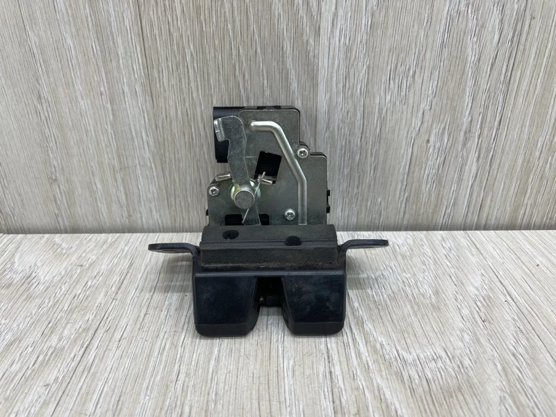 Замок багажника Kia Ceed 812301H000 ED