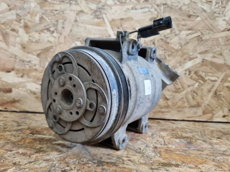 Компрессор кондиционера Mitsubishi L200 MN123626