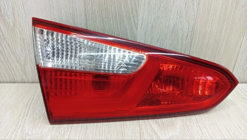 Фонарь внутренний Kia Cerato 92430A7020 YD, задний левый