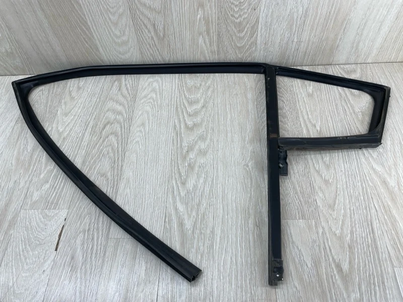 Уплотнитель стекла двери Kia Cerato 83531A7000 YD, задний левый