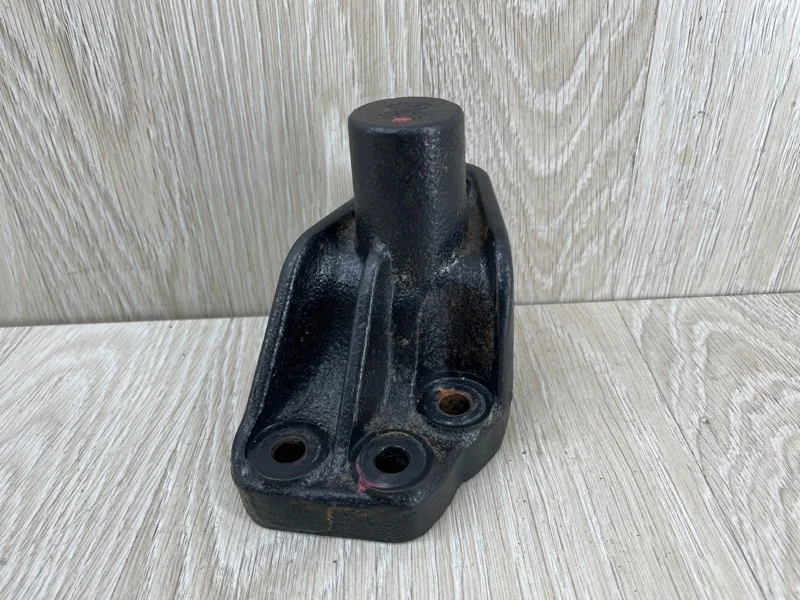 Кронштейн двигателя Kia Cerato 218253X000 YD, правый