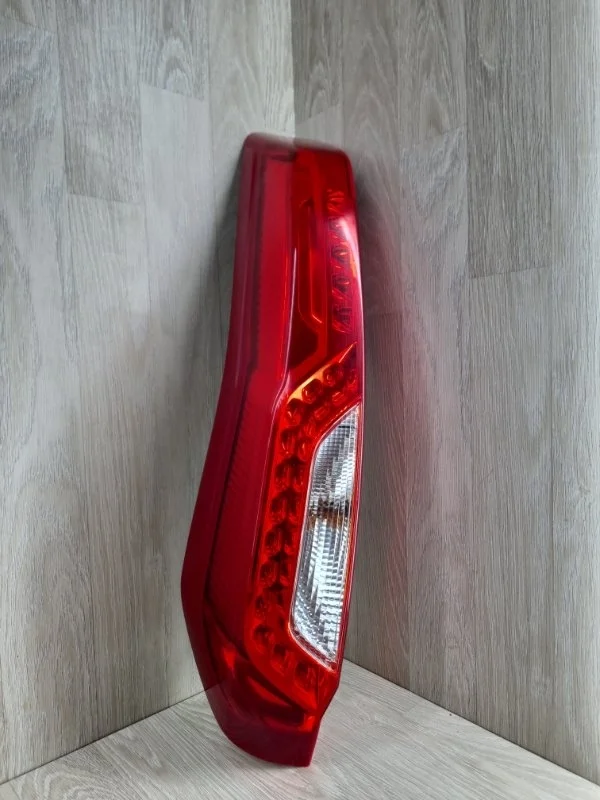 Фонарь Nissan X-Trail 265553UB0A T31, задний левый