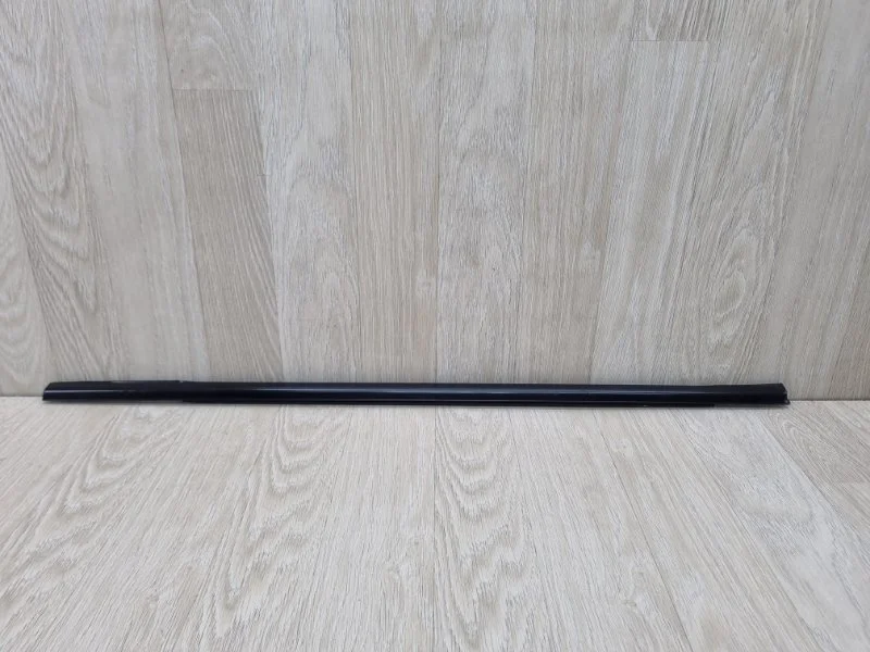 Молдинг стекла двери Nissan X-Trail 82820JG000 T31, задний правый