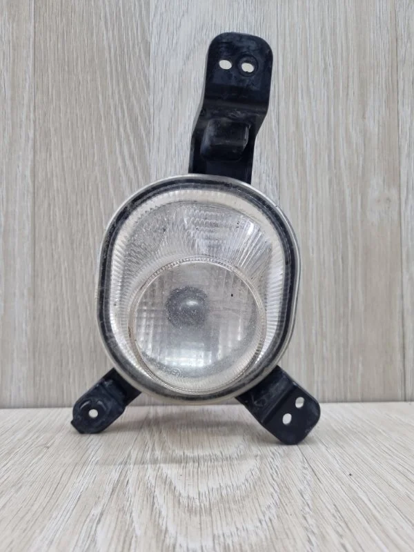 Фара противотуманная Kia Rio 92208H0000 4 FB, передняя правая