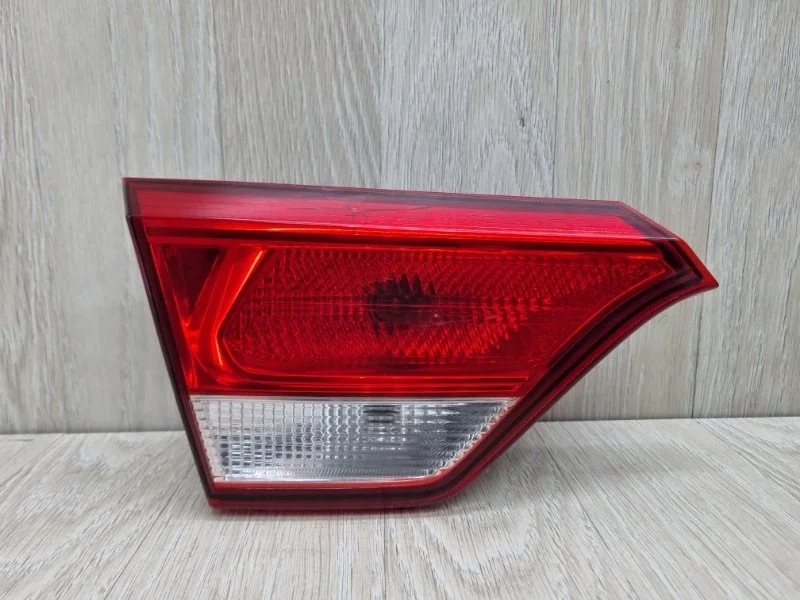 Фонарь внутренний Kia Rio 92403H0000 4 FB, задний левый