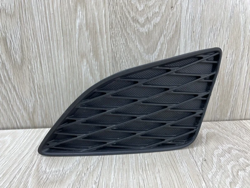 Решетка в бампер Toyota Corolla 2006-2012 8148212060 E150, передняя левая