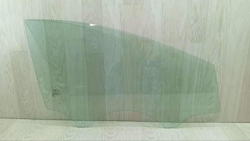 Стекло двери Ford Focus 1742301 3, переднее правое