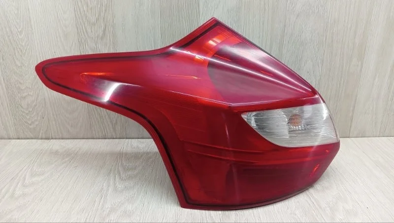 Фонарь Ford Focus 1825321 3, задний левый