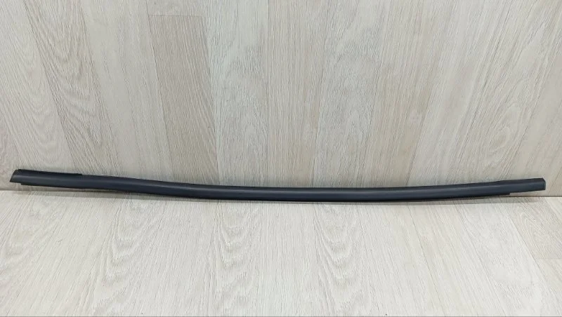 Молдинг стекла двери Ford Focus 1871579 3, передний левый