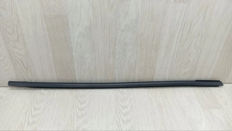 Молдинг стекла двери Ford Focus 1871576 3, передний правый