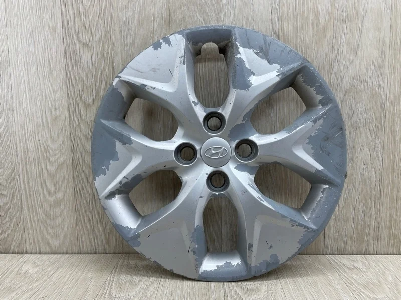 Колпак колеса Hyundai Solaris 529604L100 1