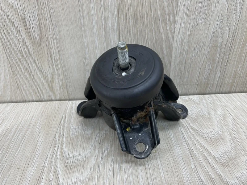 Подушка двигателя Hyundai Solaris 218104L000 1, правая