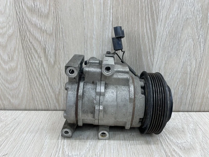 Компрессор кондиционера Hyundai Solaris 977014L000 1